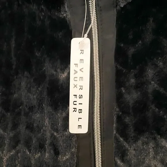 NWT Casual Identity Reversible Faux Fur Vest size SP - Picture 3 of 10